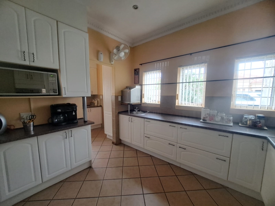 3 Bedroom Property for Sale in Protea Park North West